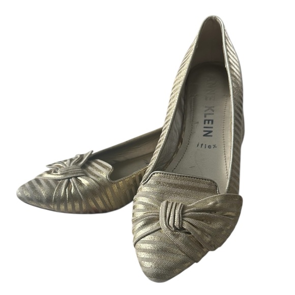 Anne Klein Iflex Metallic Gold and Cream Striped Bow Dress Flats - Picture 2 of 7